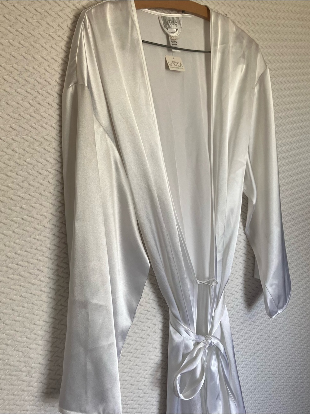NWT La Senza Silver Satin Kimono Robe Self-Tie Belt Women’s L/XL - Picture 4 of 14